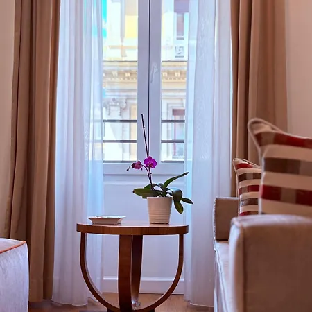 900 Piazza Del Popolo Bed & Breakfast 3*