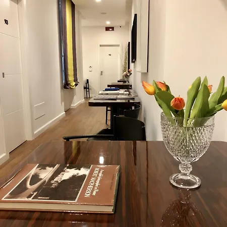 900 Piazza Del Popolo