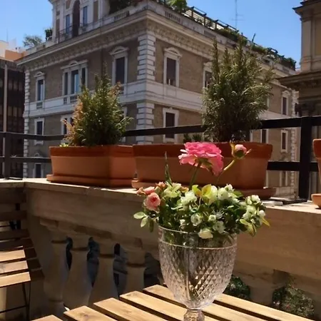 Nocleg ze śniadaniem 900 Piazza Del Popolo 4*