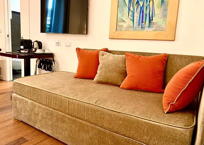 900 Piazza Del Popolo