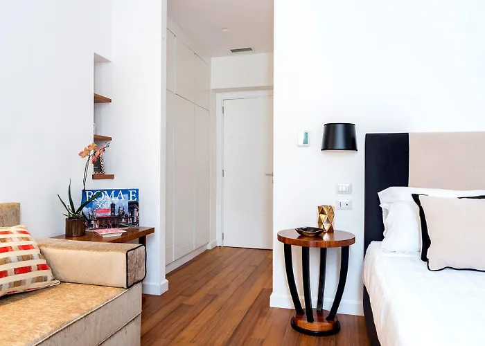 900 Piazza Del Popolo Roma