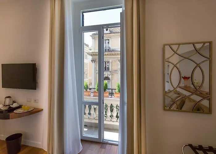 900 Piazza Del Popolo