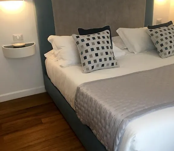 900 Piazza Del Popolo