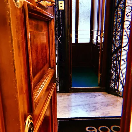 900 Piazza Del Popolo 4* Roma